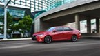 2015_Toyota_Camry_XSE_03.jpg
