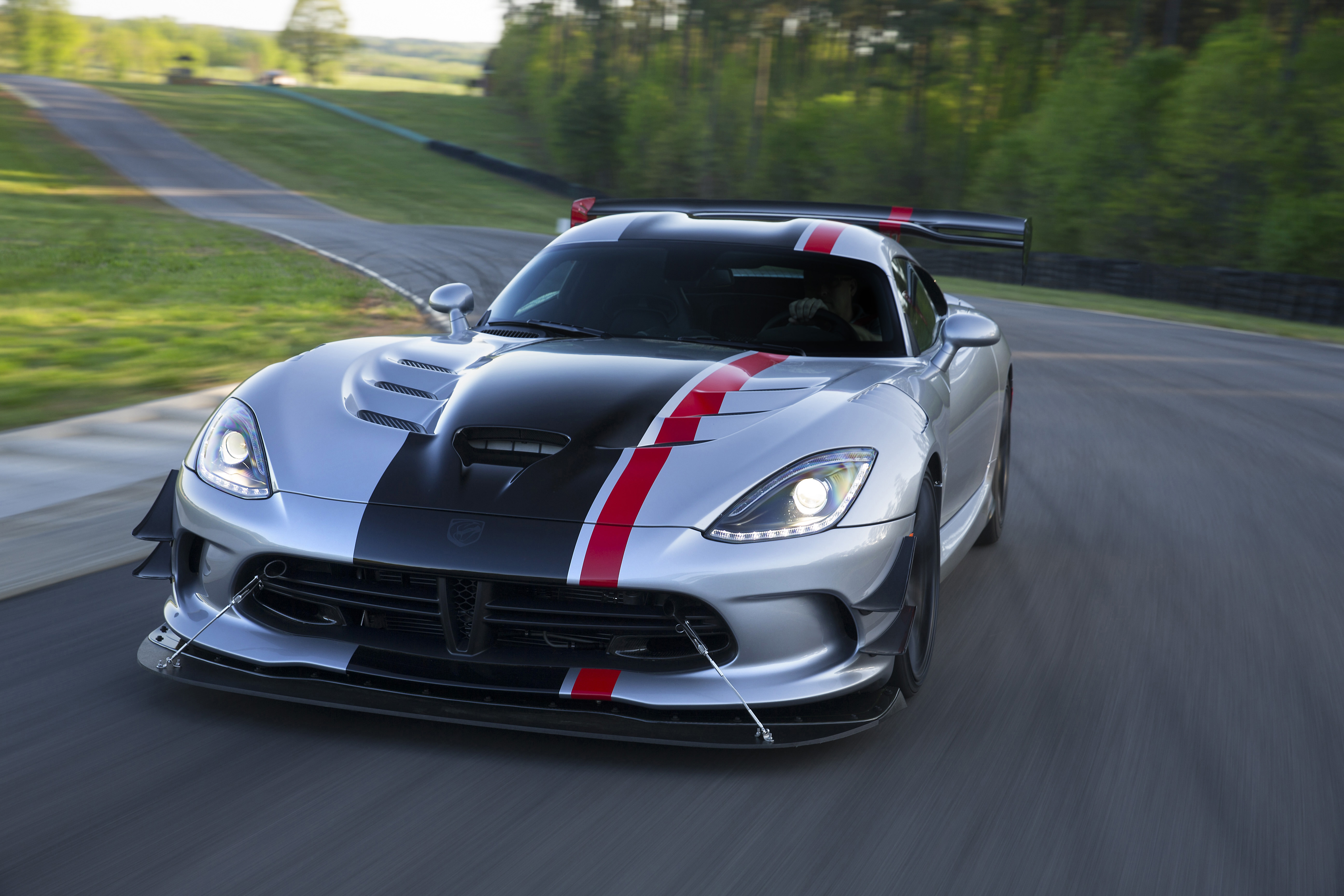 2016 Dodge Viper Acr Reclaims Ultimate Track Car Legacy