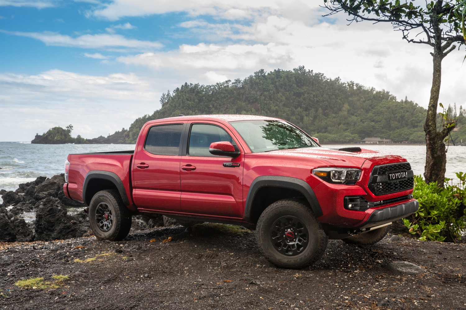 2017_Toyota_Tacoma_TRD_Pro_02_14529597DA5692F51D4A0BE67CAA3EAB90FC9BB9