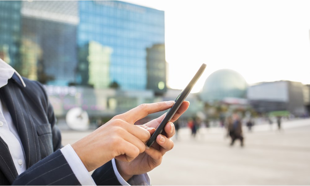 Man holding a cell phone