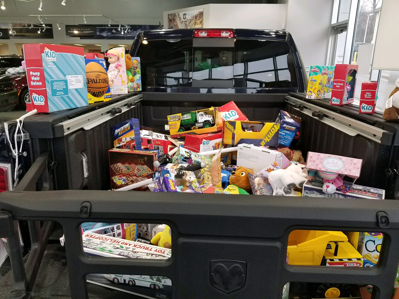 Heritage CDJR Owings Mills Donates Toys to Children’s Hospital at Sinai