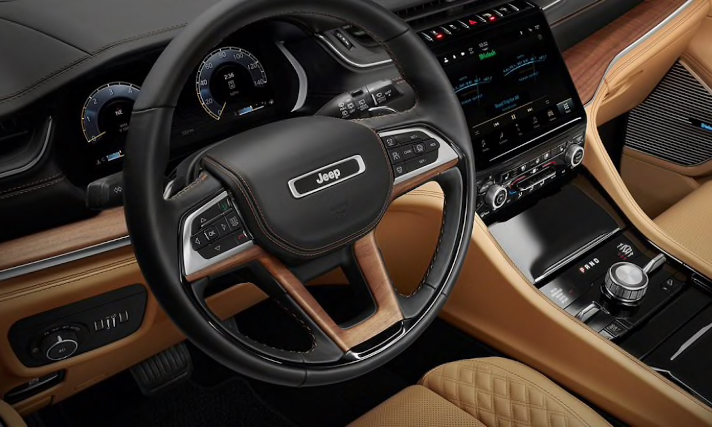 All-New Jeep Grand Cherokee L Makes the Wards 10 Best Interiors List –  UPTOWN Chrysler Dodge Jeep Ram FIAT Blog